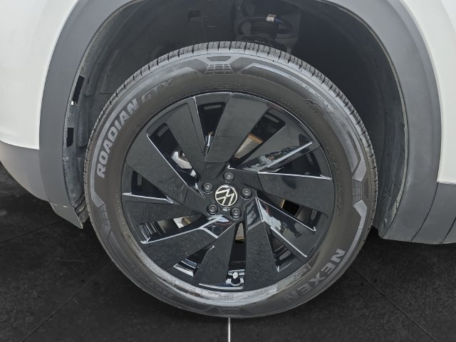 Used 2026 Volkswagen Atlas SE AWD/4WD image 9