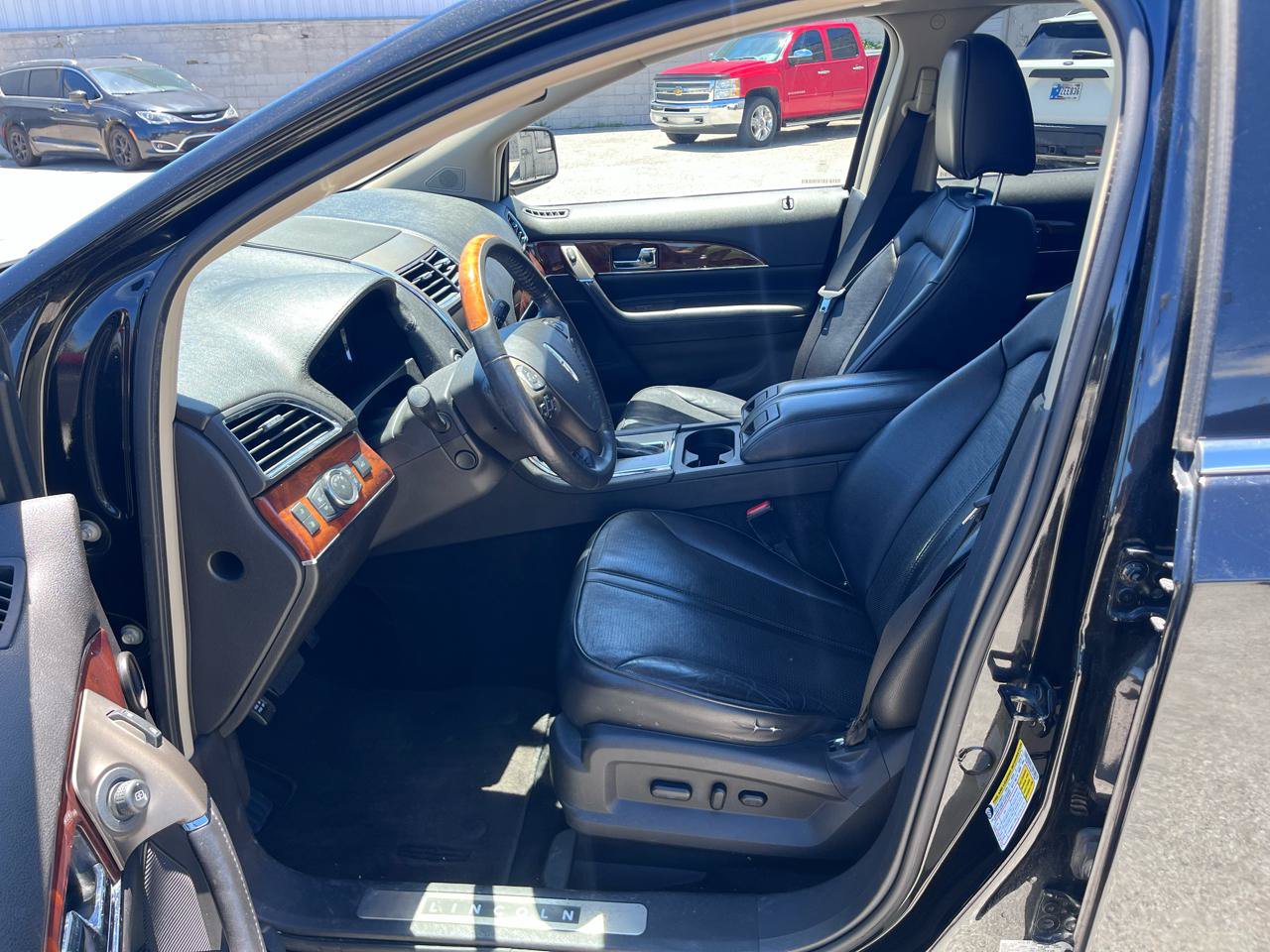 Used 2011 Lincoln MKX 2WD w/ 101A Rapid Spec Order Code image 20