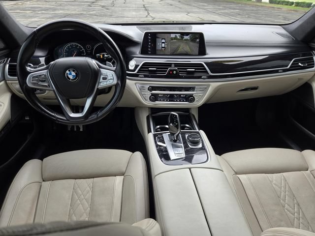 Used 2018 BMW 750i xDrive AWD/4WD image 29