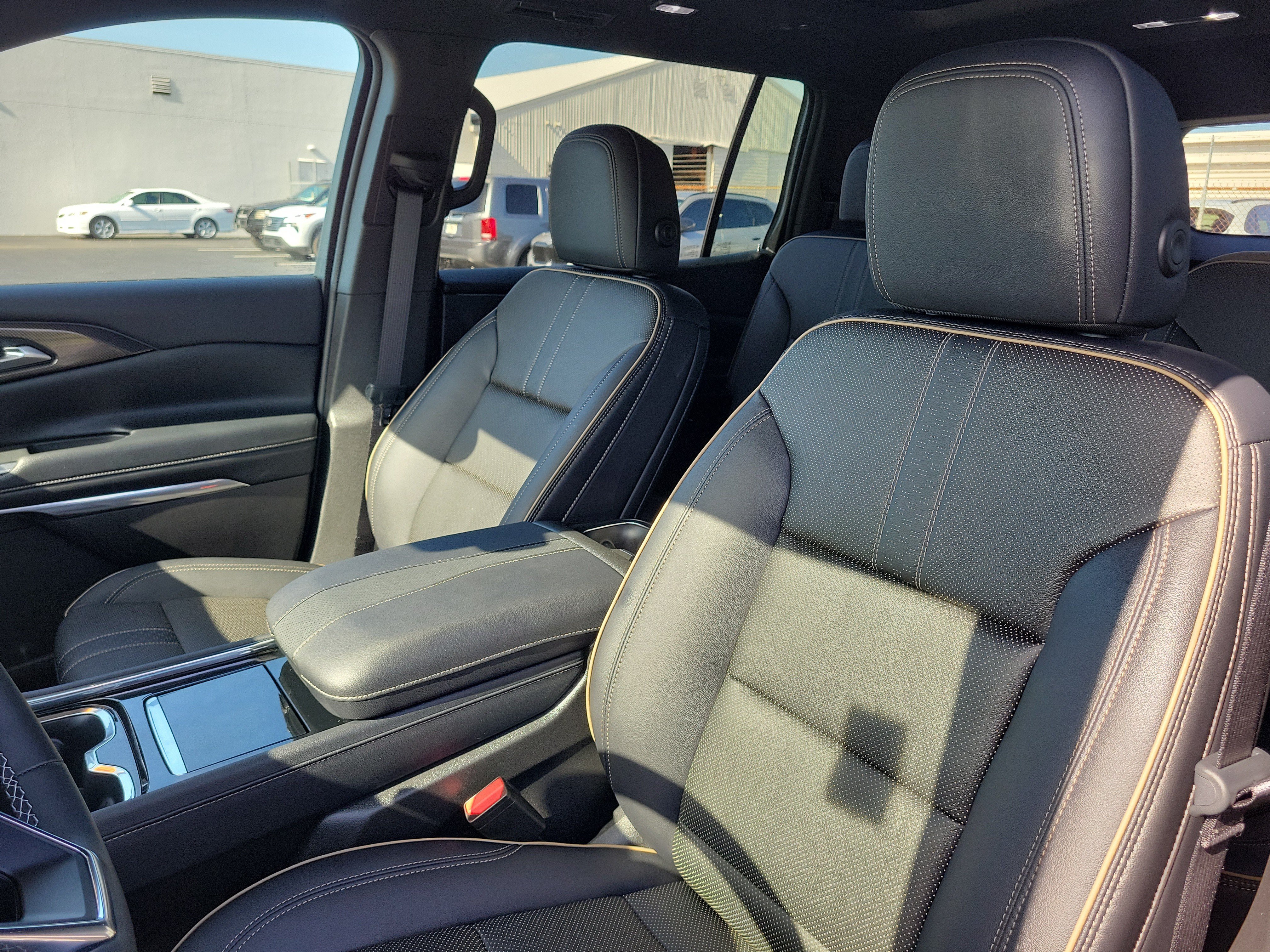 Used 2025 Chevrolet Traverse High Country w/ LPO, Floor Liner Package FWD image 23