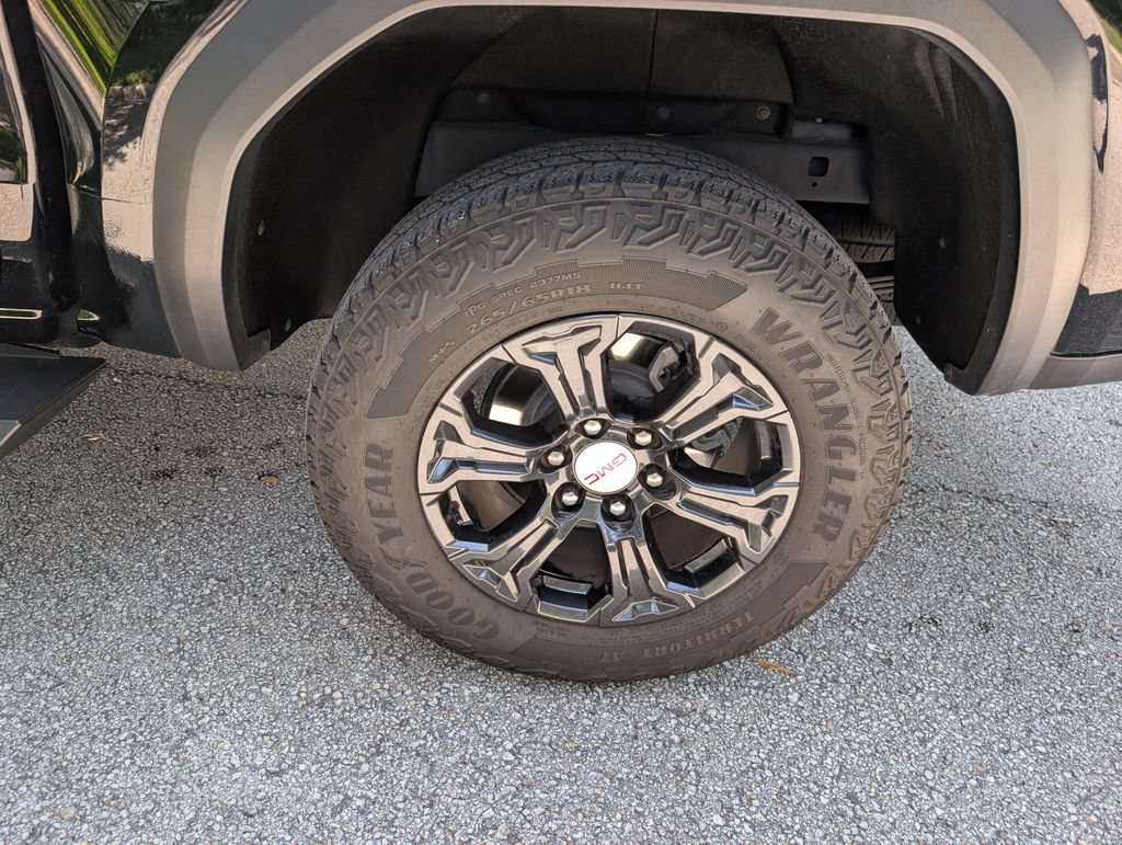 Used 2024 GMC Canyon Elevation w/ Convenience Package AWD/4WD image 13