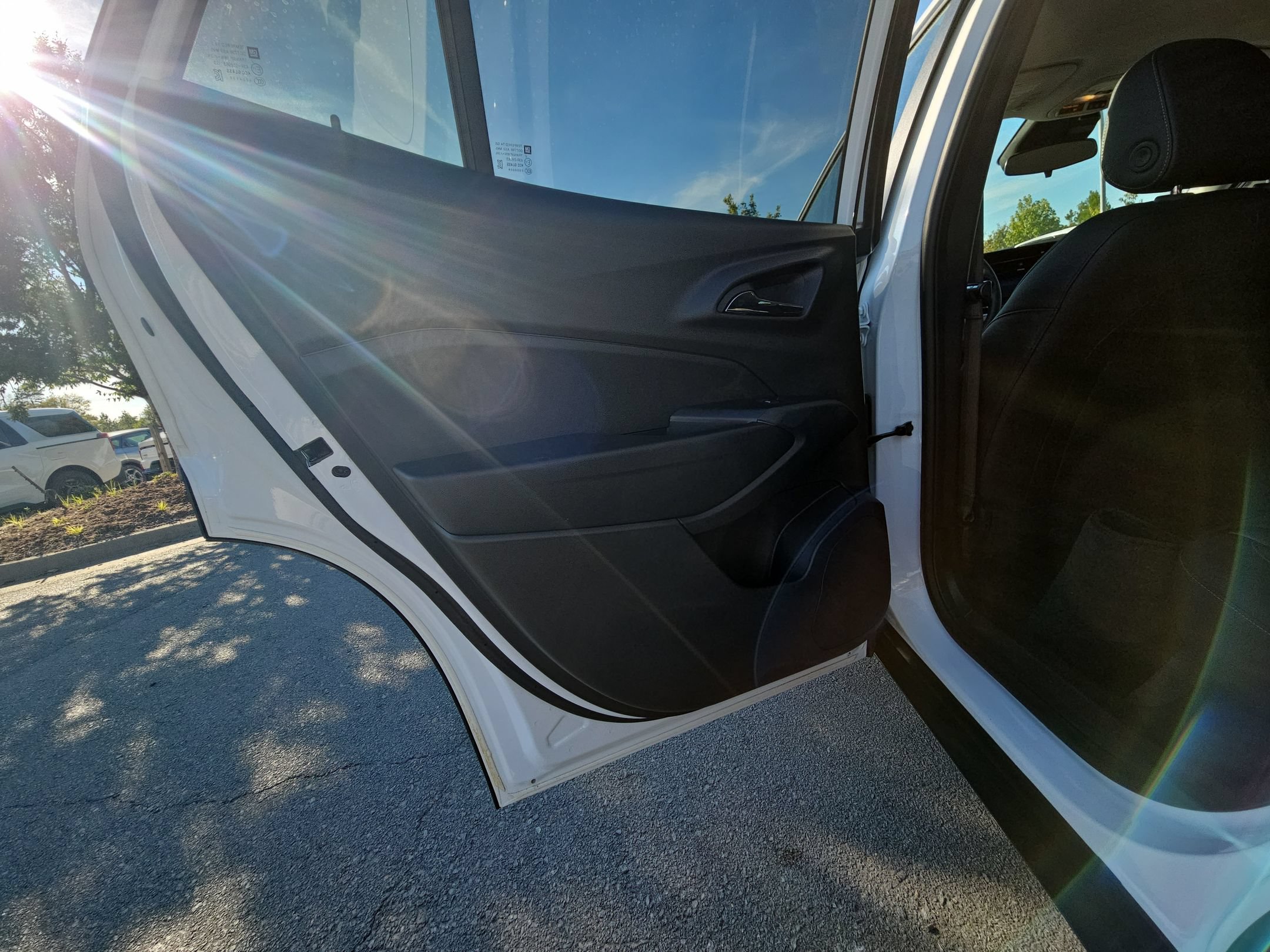 Used 2025 Chevrolet Trax LT FWD image 33