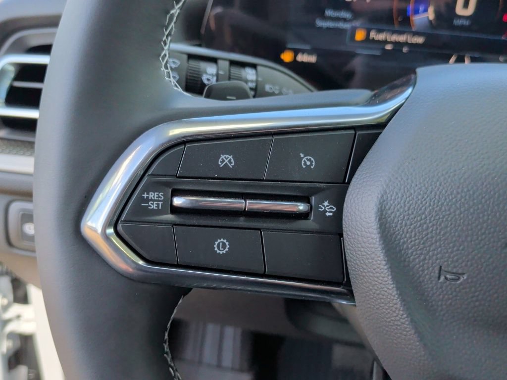 New 2027 Chevrolet Traverse LT w/ Midnight/Sport Edition FWD image 17