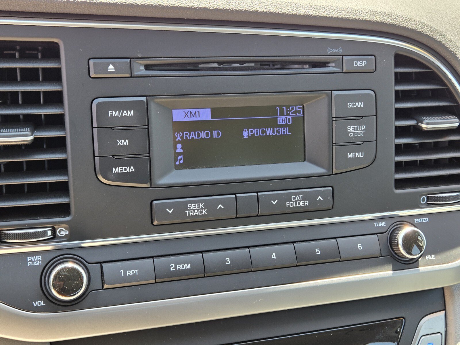 Used 2017 Hyundai Elantra SE FWD image 17
