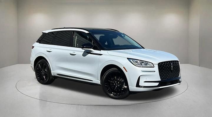 Used 2025 Lincoln Corsair Grand Touring w/ Equipment Group 302A image 1