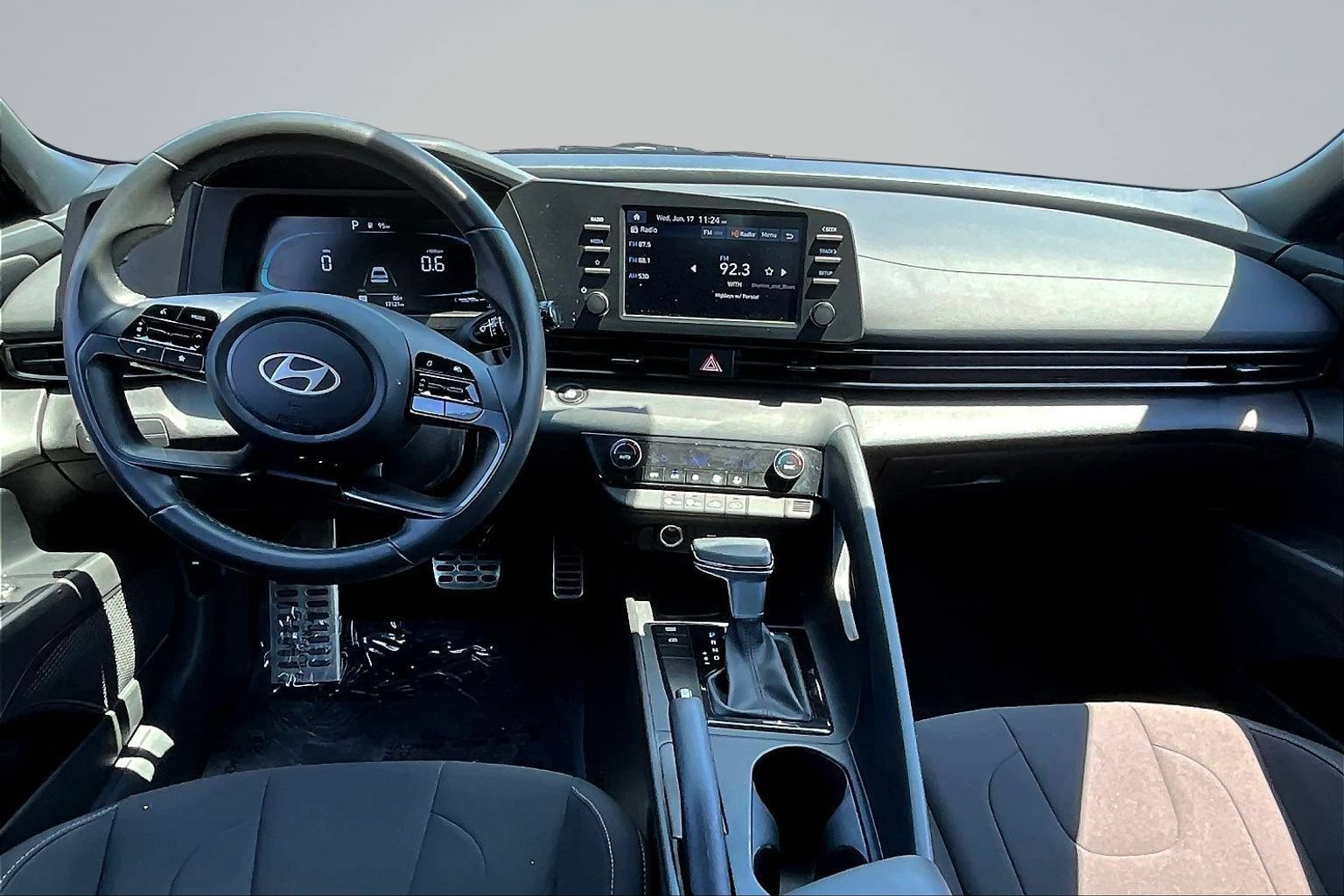 Used 2025 Hyundai Elantra Sport FWD image 8