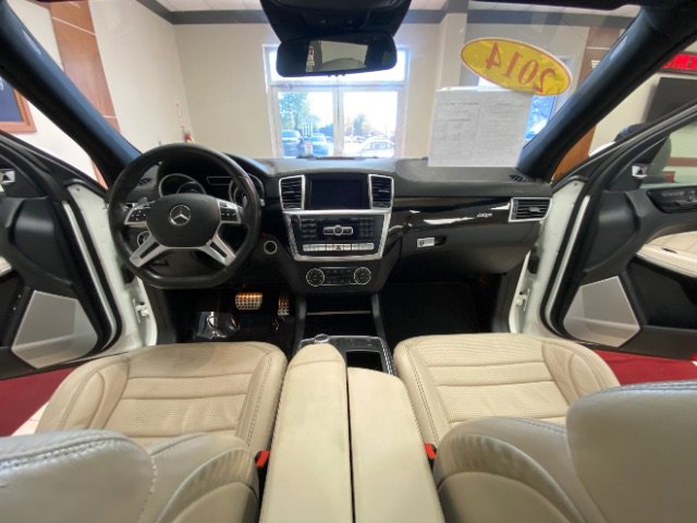 Used 2014 Mercedes-Benz GL 63 AMG 4MATIC image 32