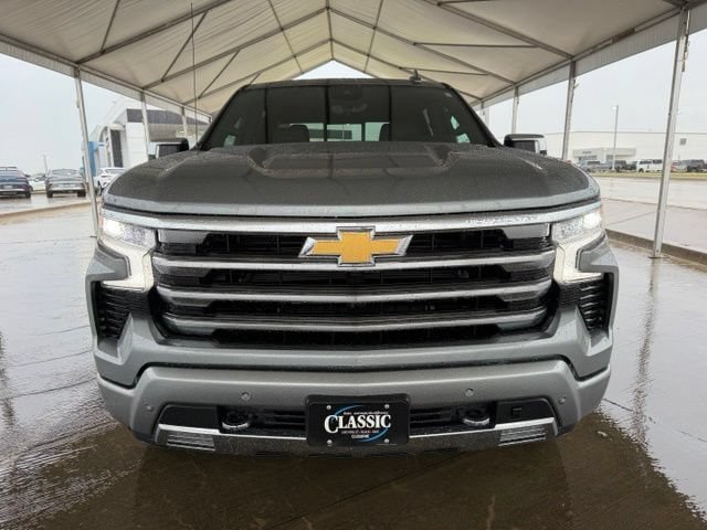 Used 2025 Chevrolet Silverado 1500 High Country AWD/4WD image 10