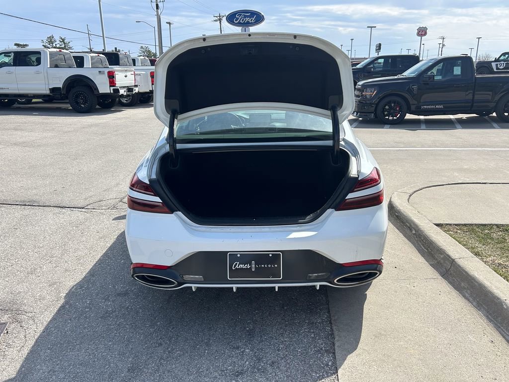Used 2025 Genesis G70 2.5T image 15