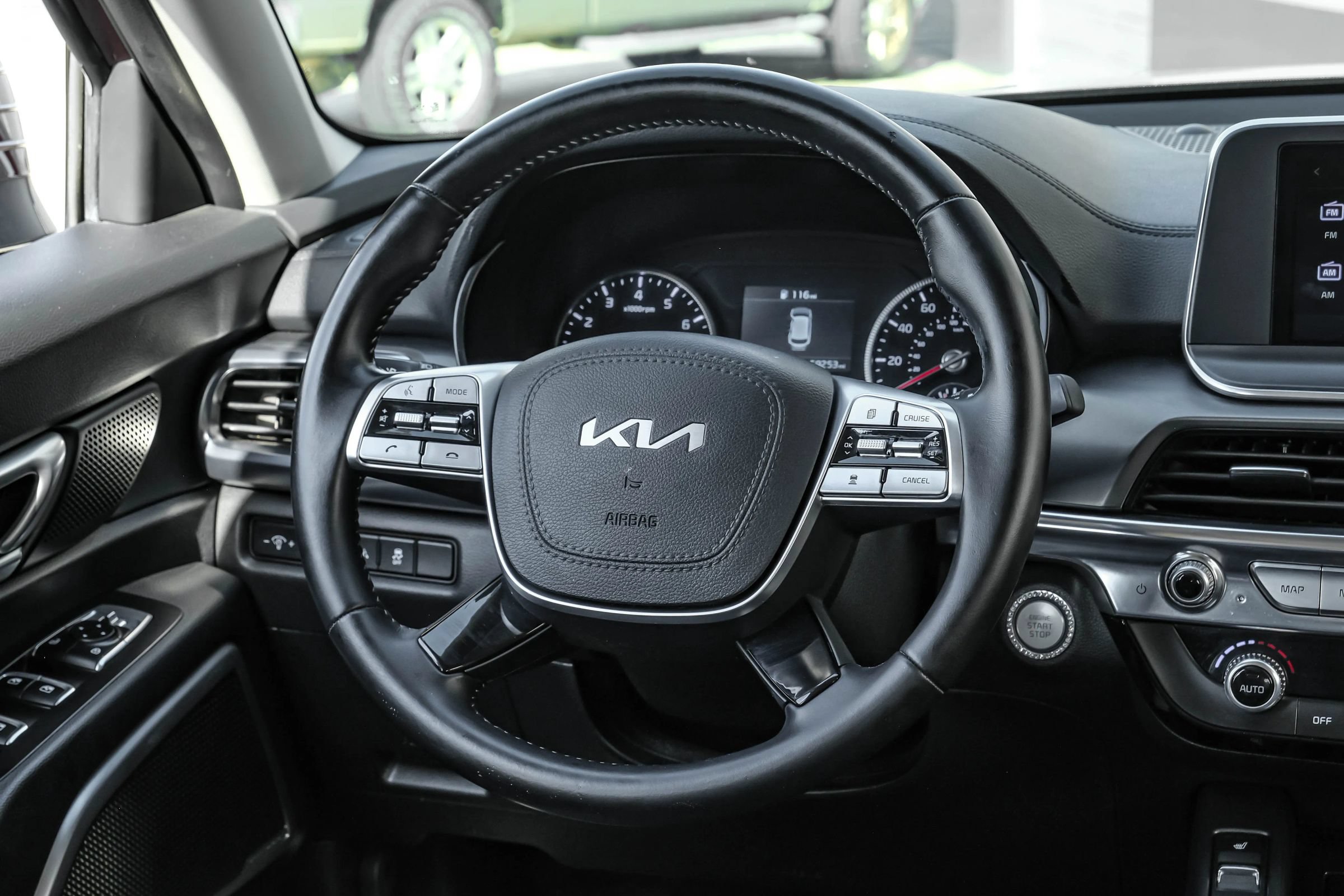 Used 2022 Kia Telluride S AWD/4WD image 15