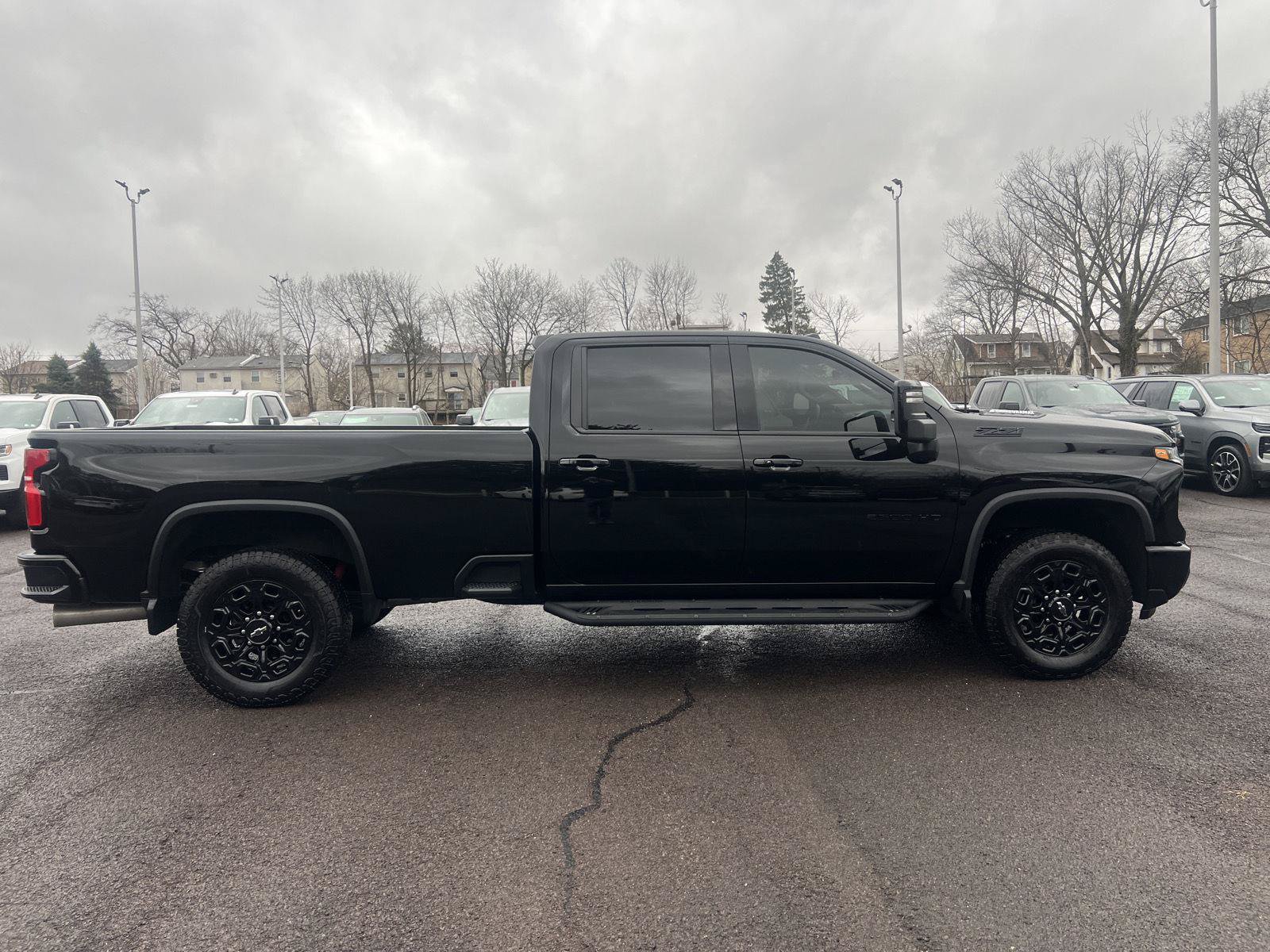 Used 2024 Chevrolet Silverado 2500 LTZ w/ LTZ Plus Package AWD/4WD image 8