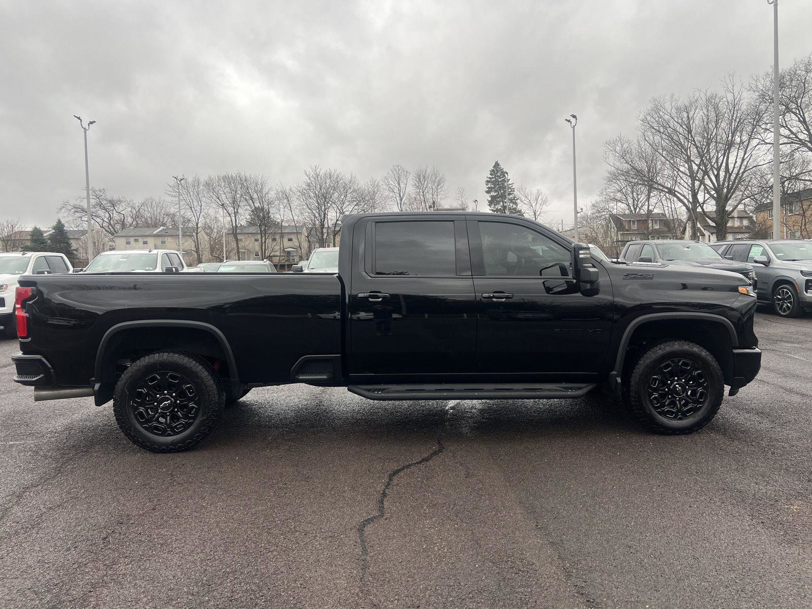 Used 2024 Chevrolet Silverado 2500 LTZ w/ LTZ Plus Package AWD/4WD image 8