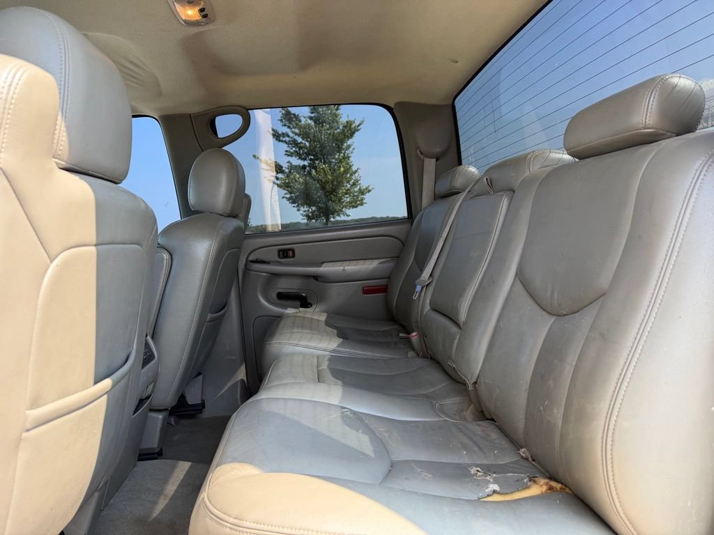 Used 2006 GMC Sierra 2500 SLT w/ Heavy-Duty Power Package AWD/4WD image 11
