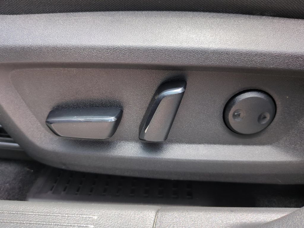 Certified 2023 Nissan Rogue SV FWD image 17