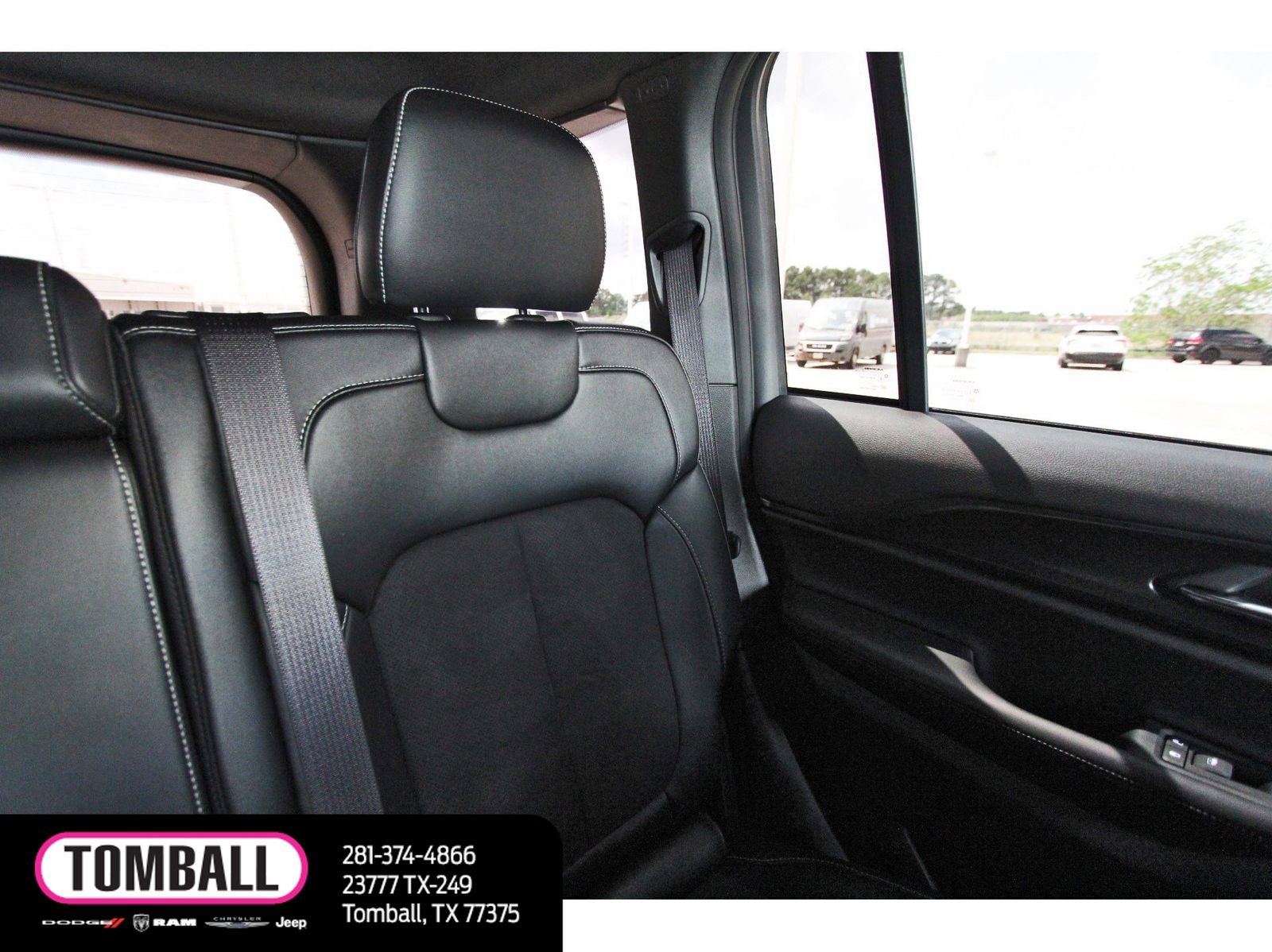 Used 2024 Jeep Grand Cherokee Altitude RWD image 12