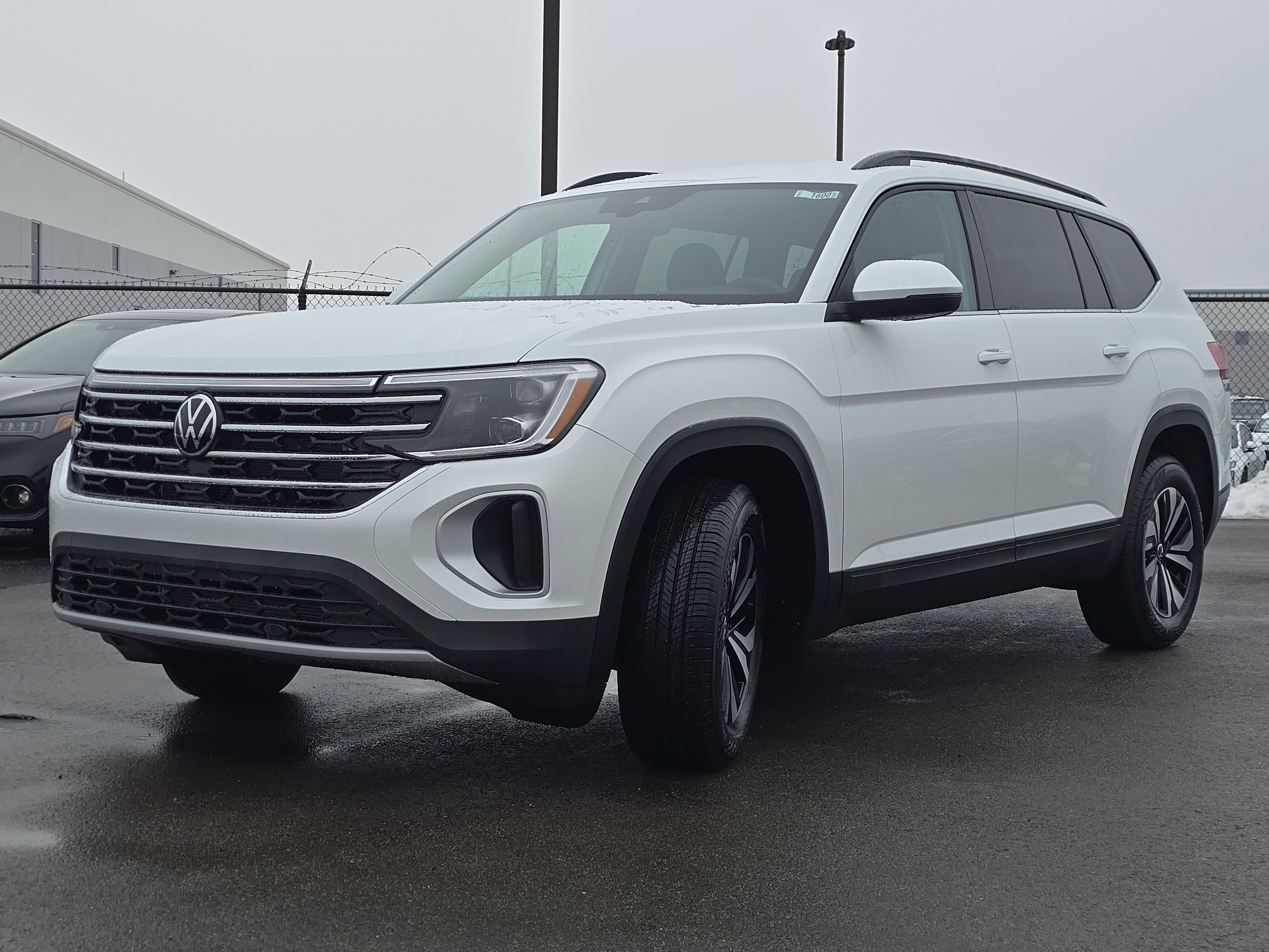 New 2026 Volkswagen Atlas SE image 3