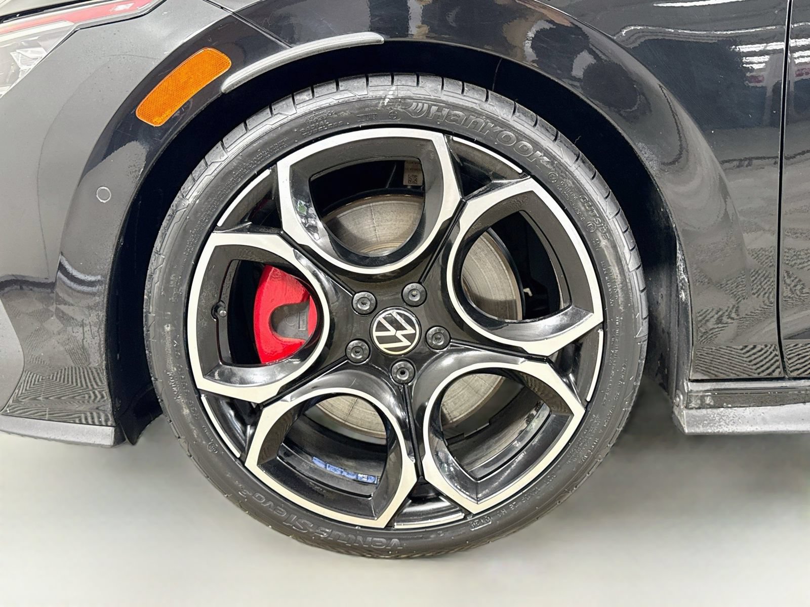 Certified 2025 Volkswagen GTI Autobahn FWD image 29