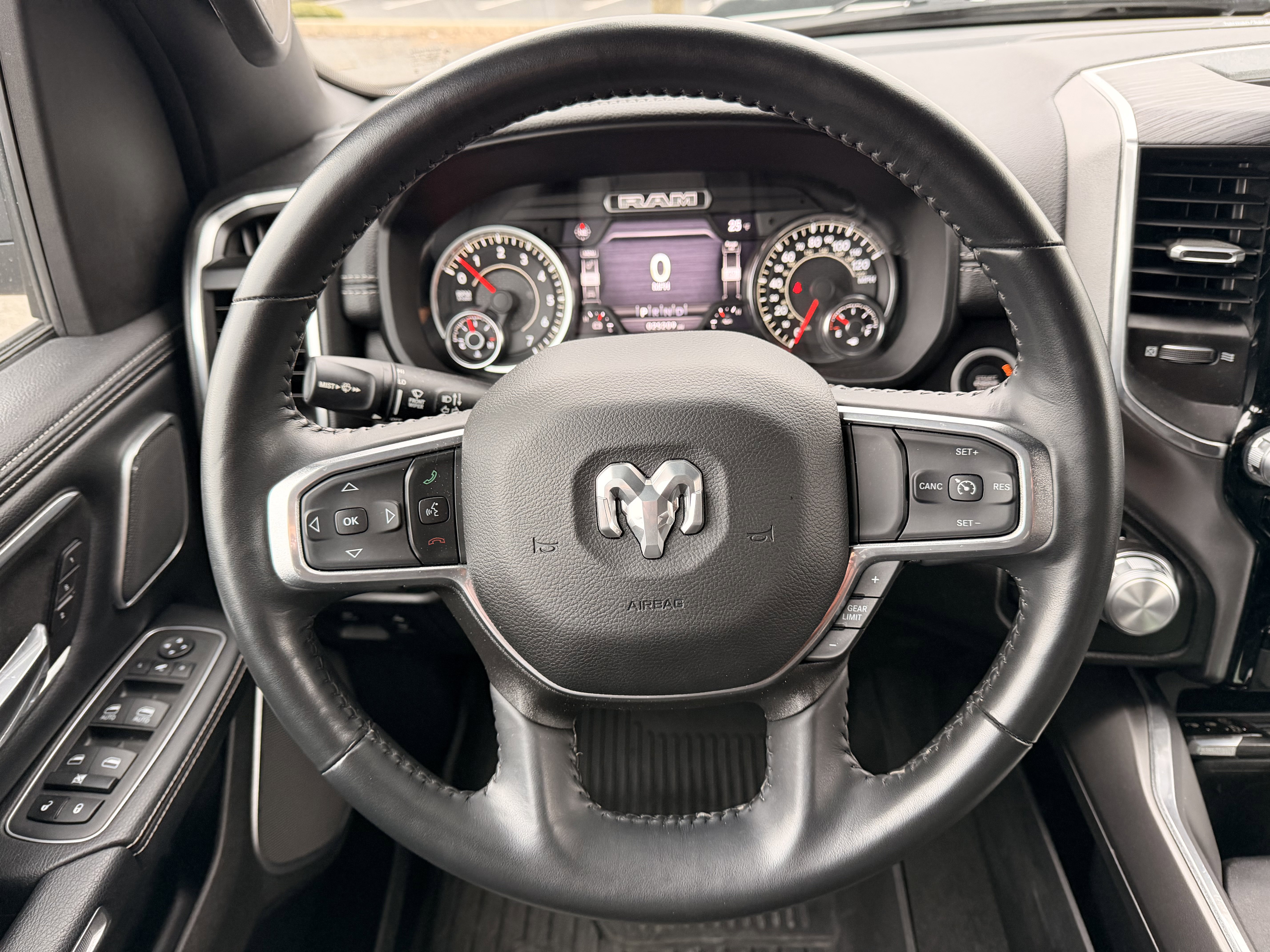 Used 2023 RAM 1500 Laramie AWD/4WD image 17