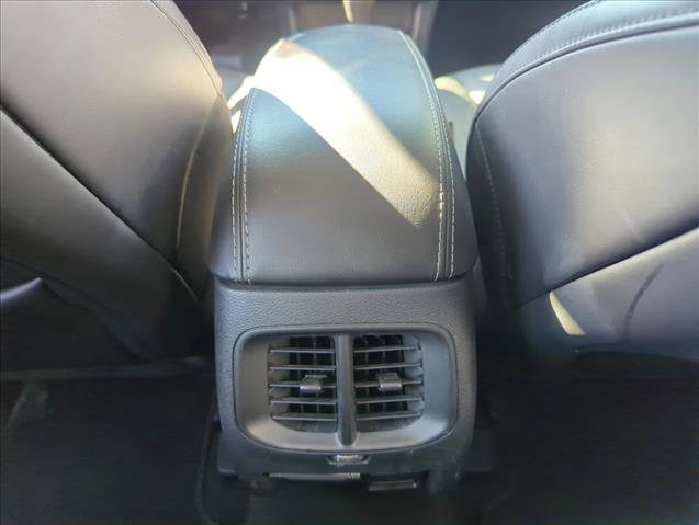 Used 2019 Jeep Cherokee Limited image 16