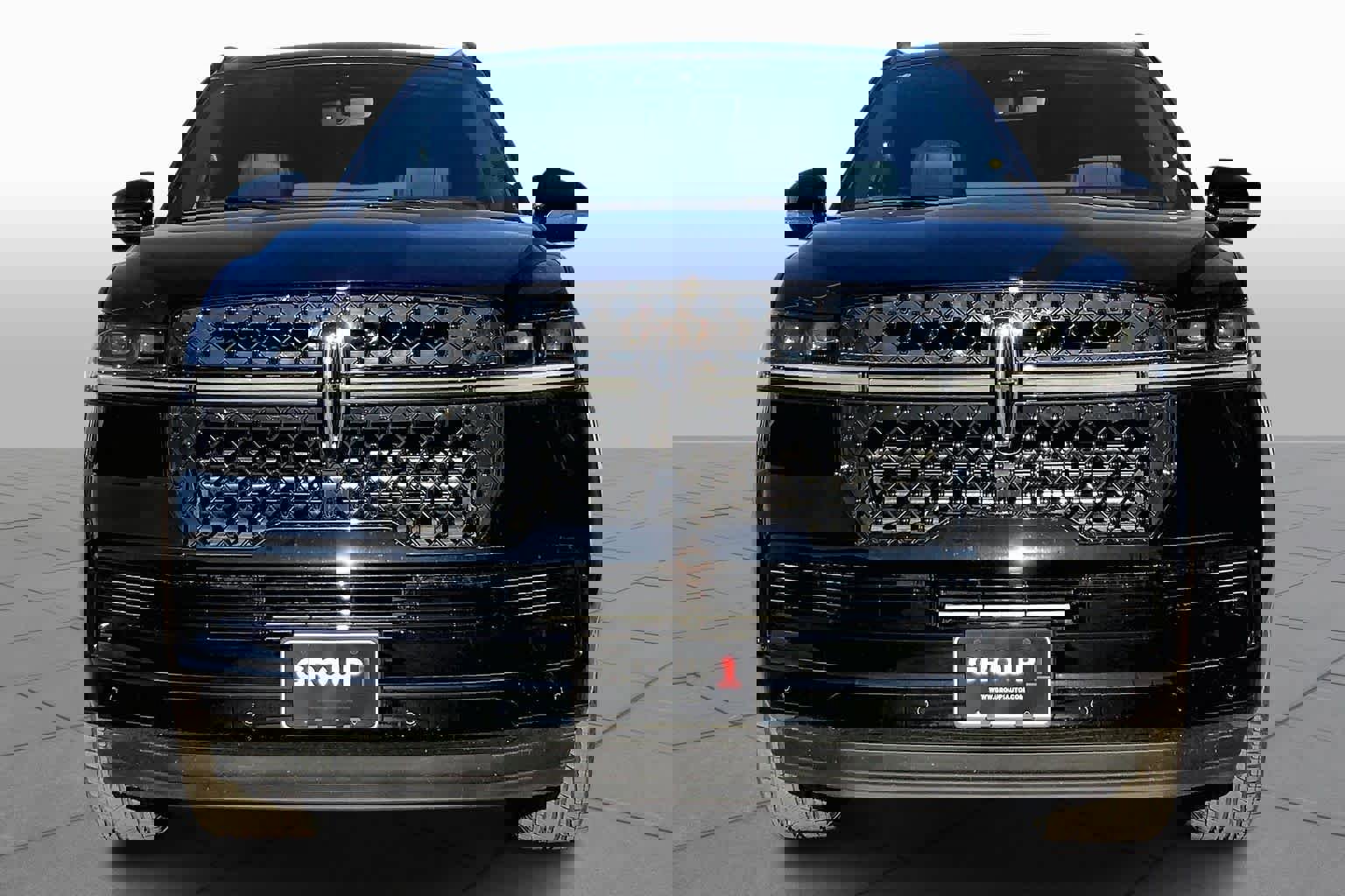 New 2026 Lincoln Navigator L Reserve w/ Jet Appearance Package image 3