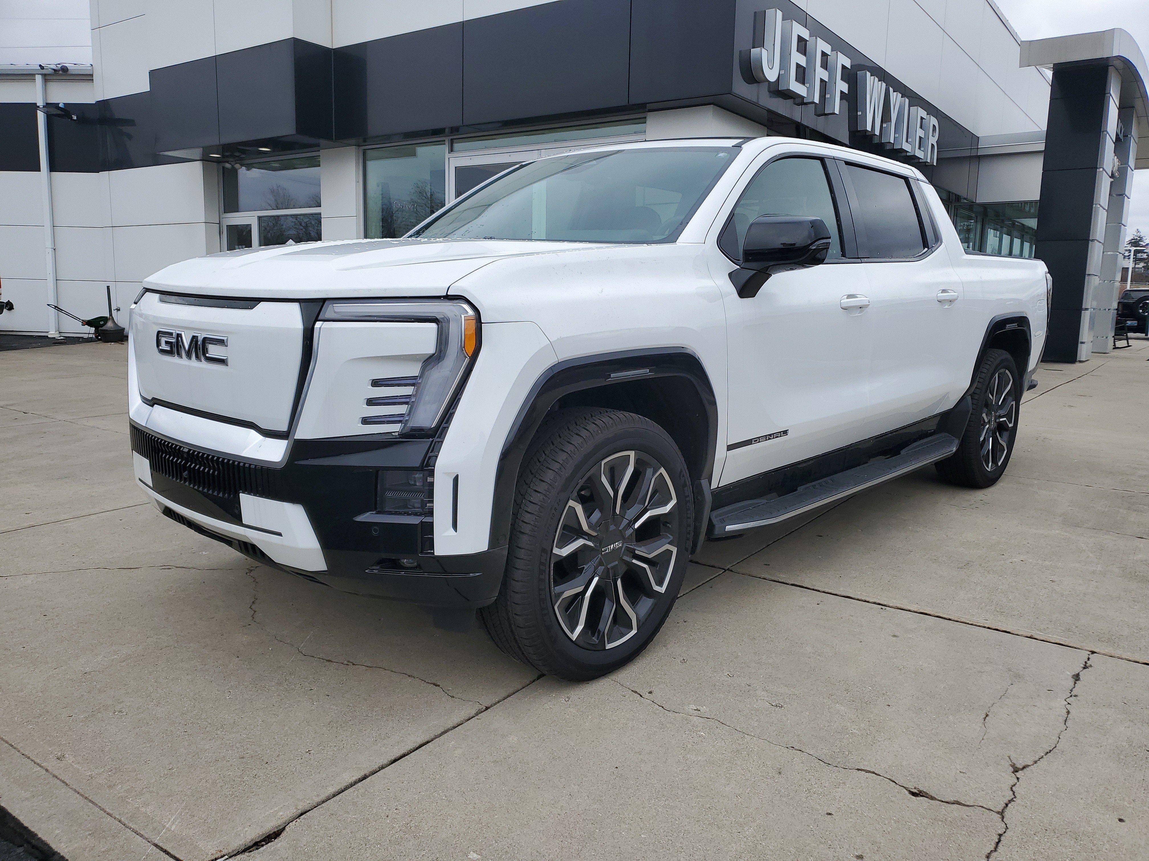 New 2025 GMC Sierra EV Denali image 9