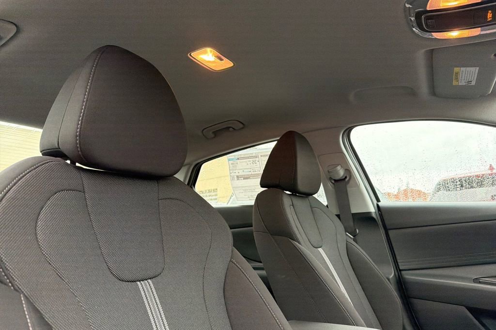 New 2026 Hyundai Elantra SE image 14