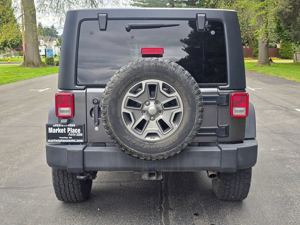 Used 2017 Jeep Wrangler Unlimited Rubicon w/ Connectivity Group AWD/4WD image 5