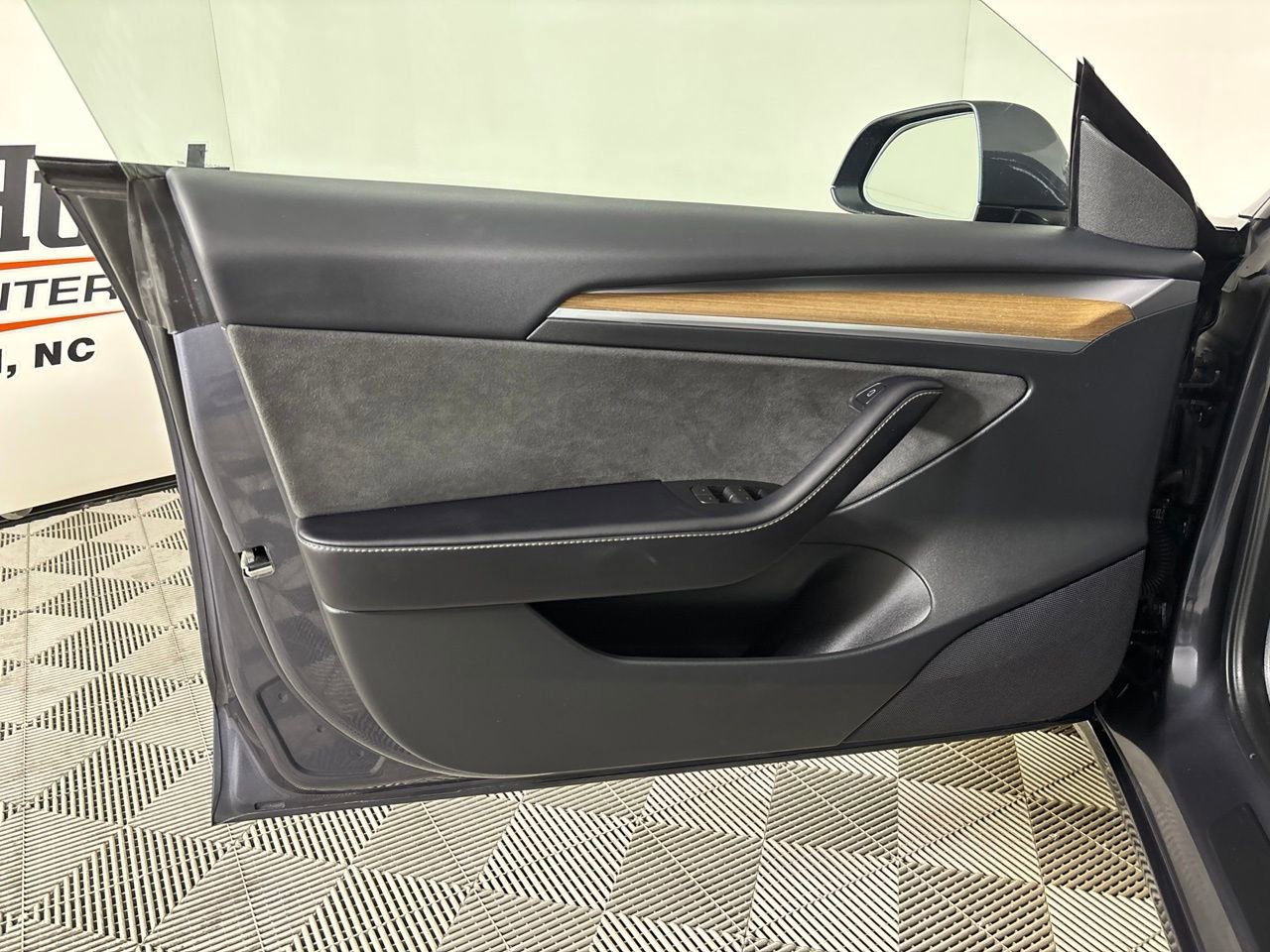Used 2023 Tesla Model 3 Standard Range RWD image 7