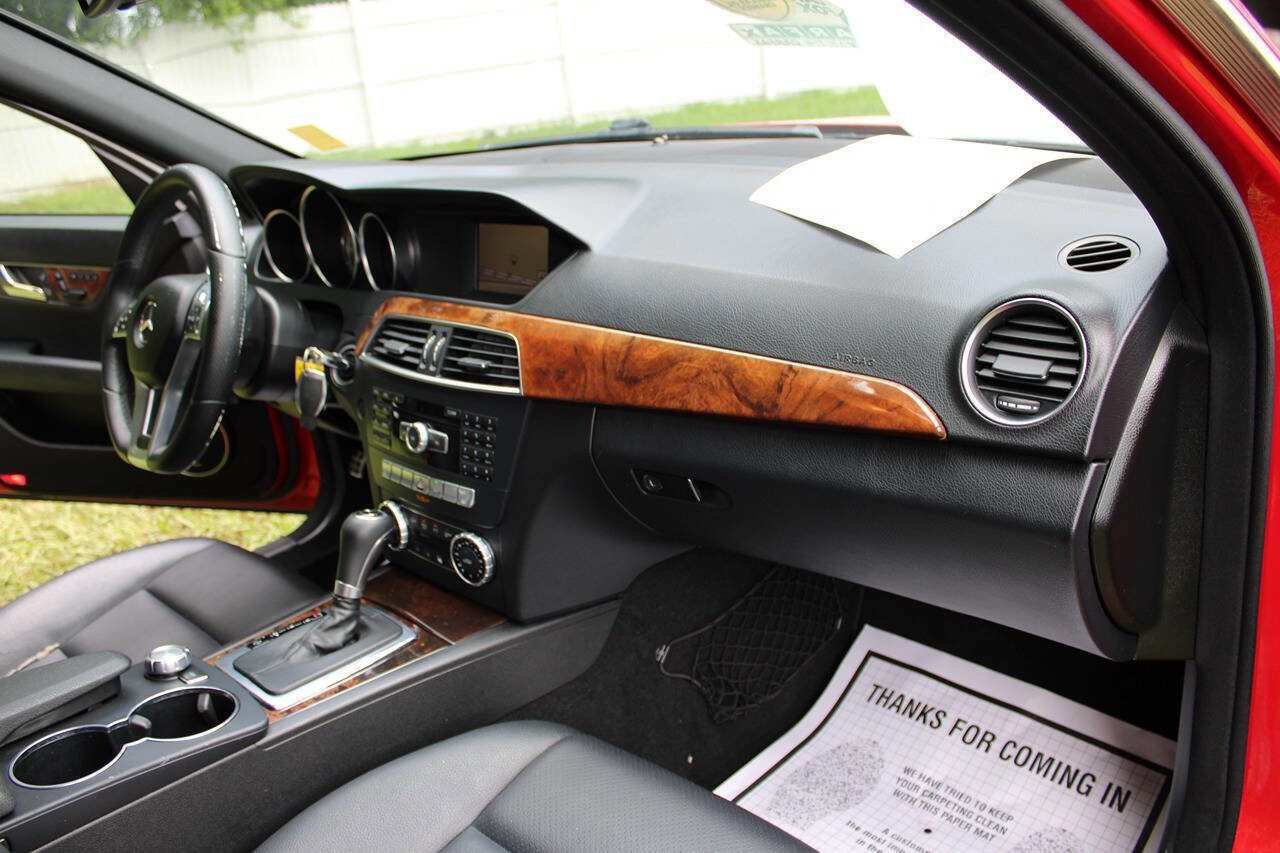 Used 2014 Mercedes-Benz C 300 4MATIC Sedan image 40