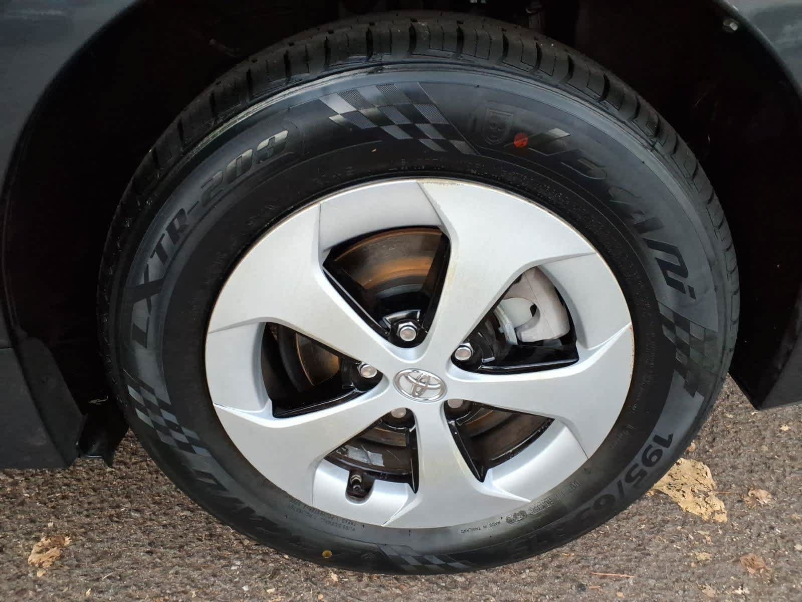 Used 2015 Toyota Prius Three FWD image 8