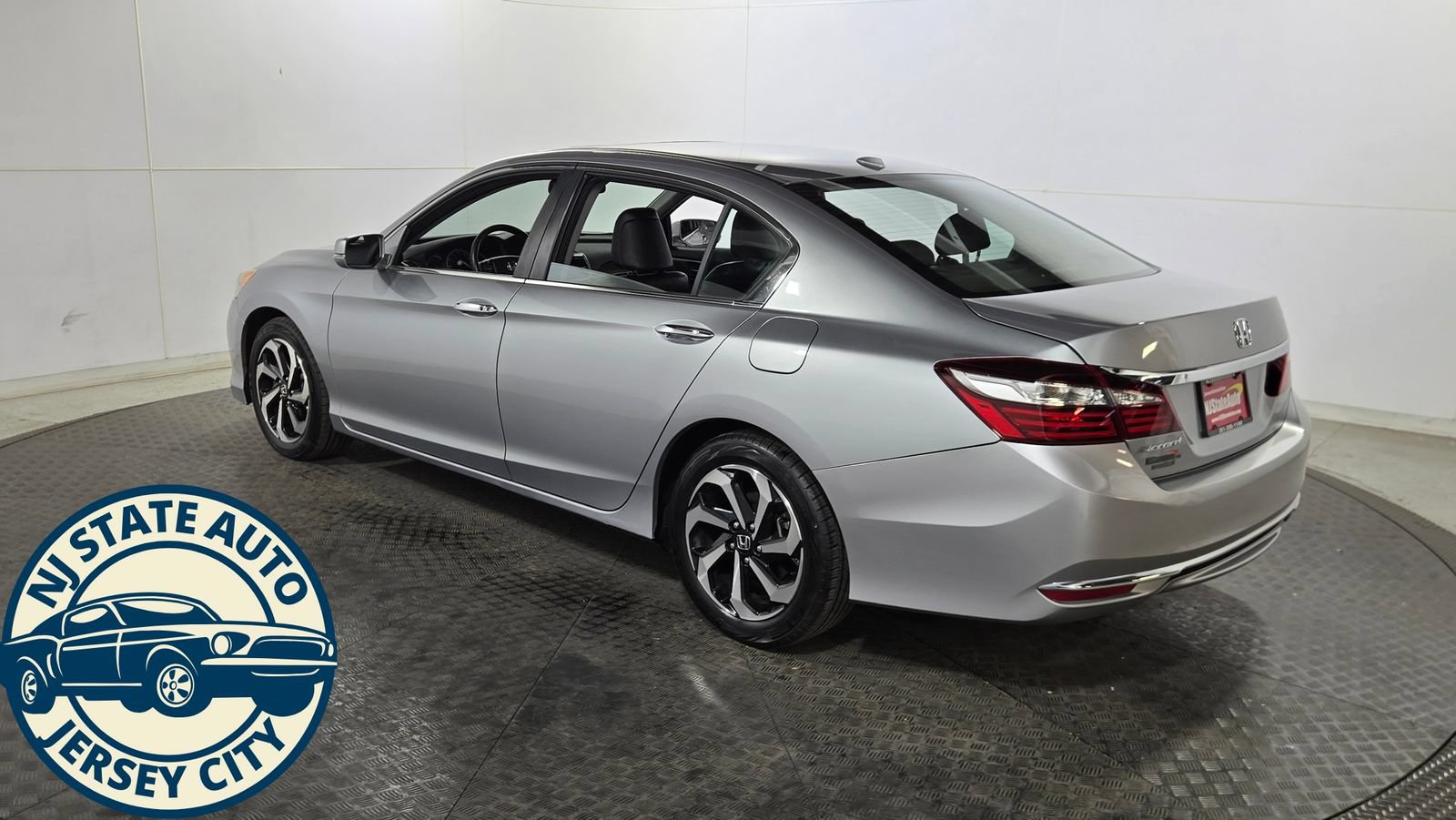 Used 2017 Honda Accord EX-L image 5