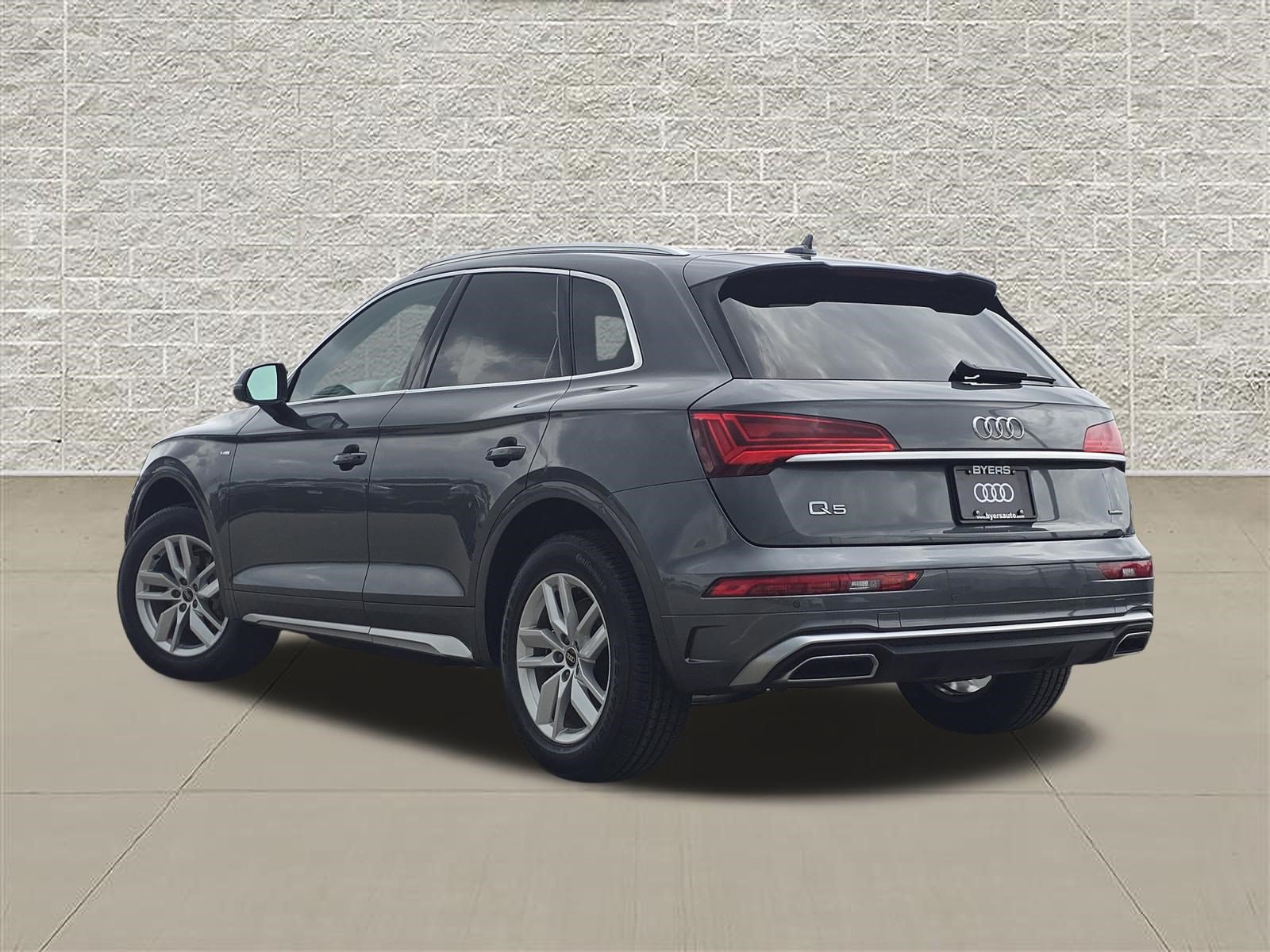 Certified 2023 Audi Q5 2.0T Premium w/ Convenience Package AWD/4WD image 5