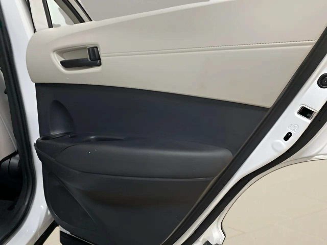 Used 2024 Toyota Corolla Cross L FWD image 60