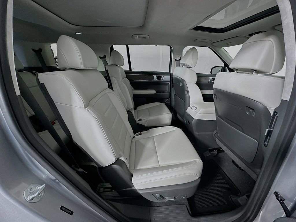 Certified 2025 Hyundai Santa Fe Calligraphy image 29