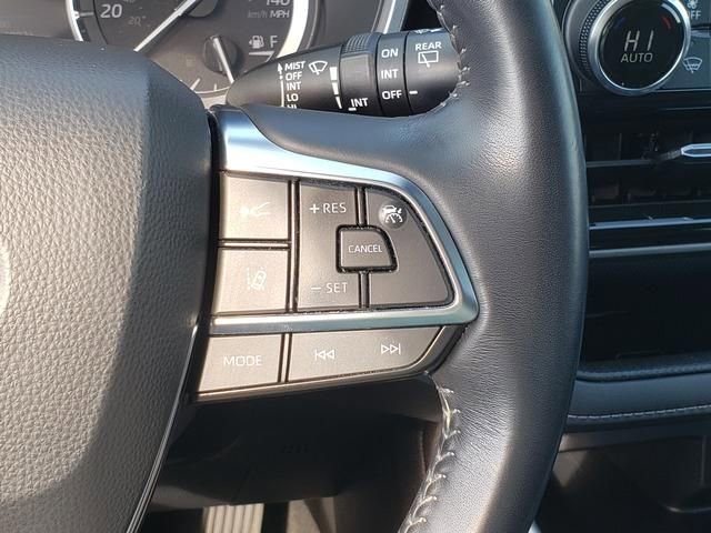 Used 2021 Toyota Highlander XLE image 23