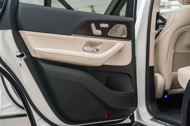 New 2026 Mercedes-Benz GLS 450 4MATIC image 40