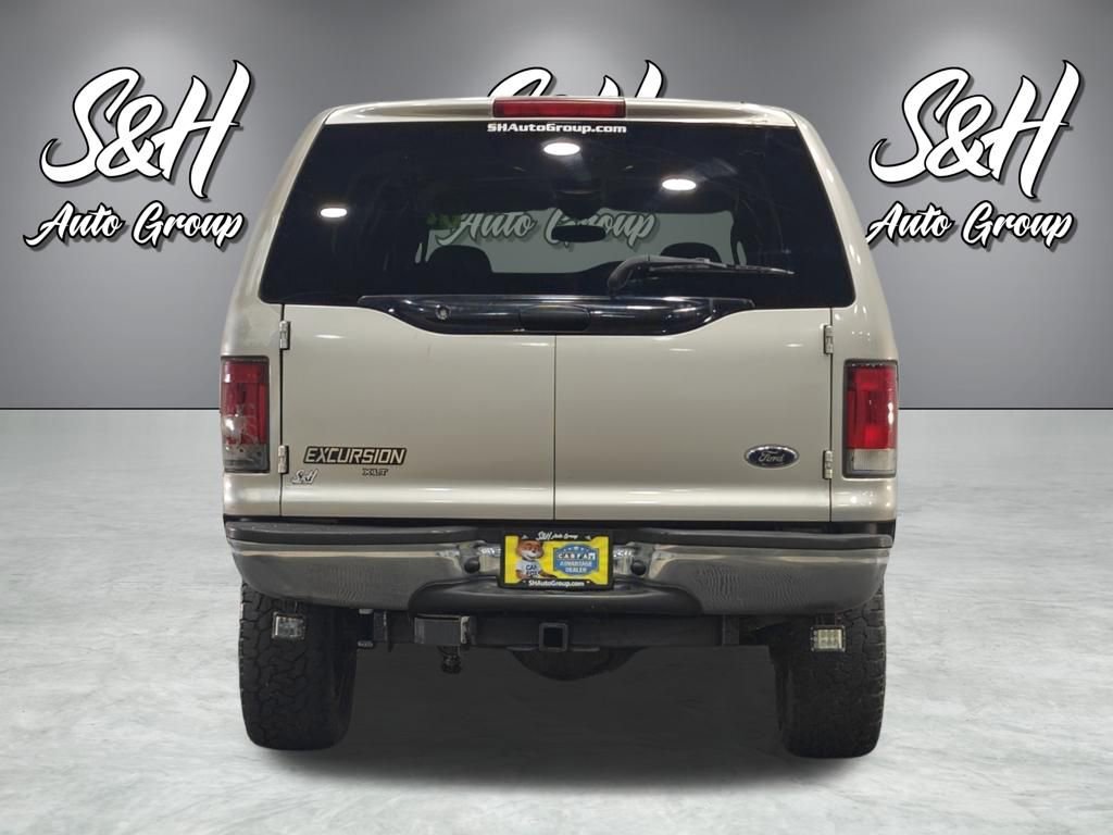 Used 2004 Ford Excursion XLT AWD/4WD image 16