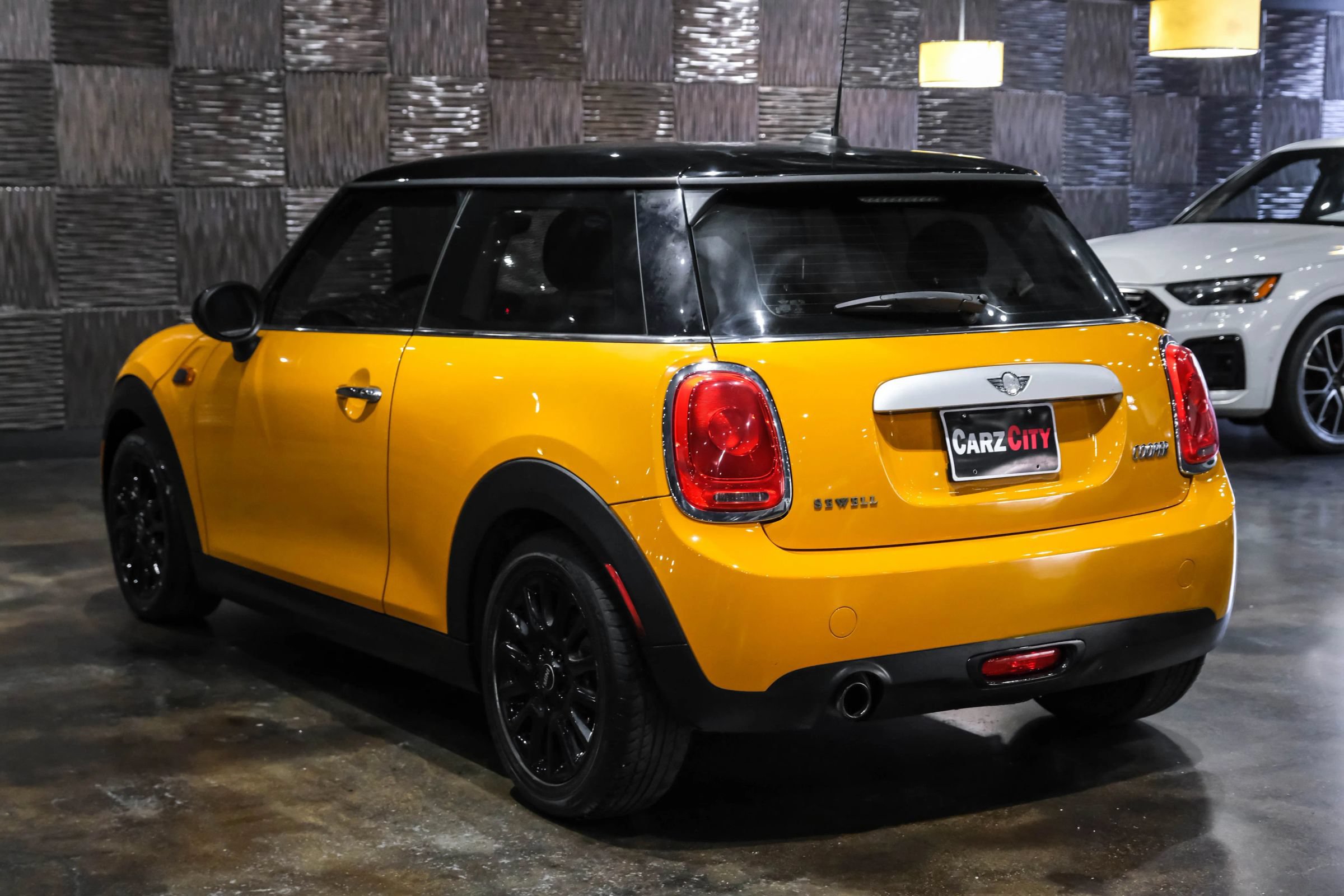 Used 2014 MINI Cooper 2-Door Hardtop FWD image 9
