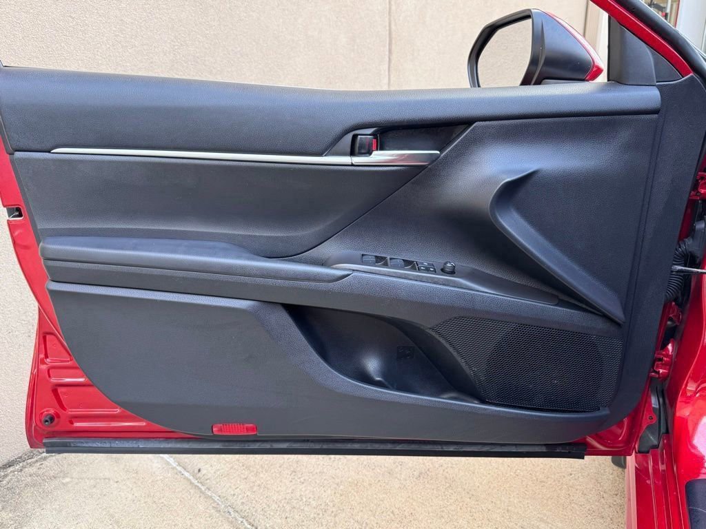 Used 2023 Toyota Camry SE image 21