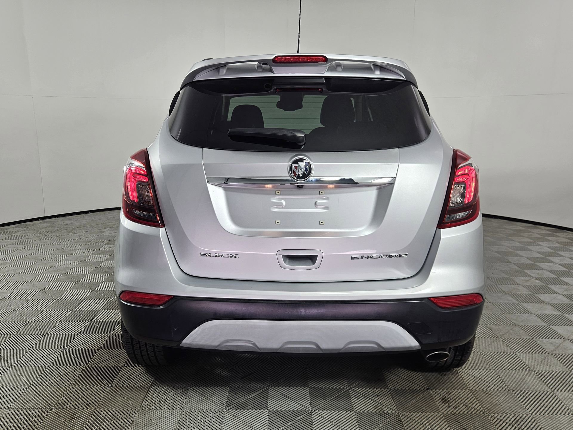 Used 2018 Buick Encore Sport Touring FWD image 6