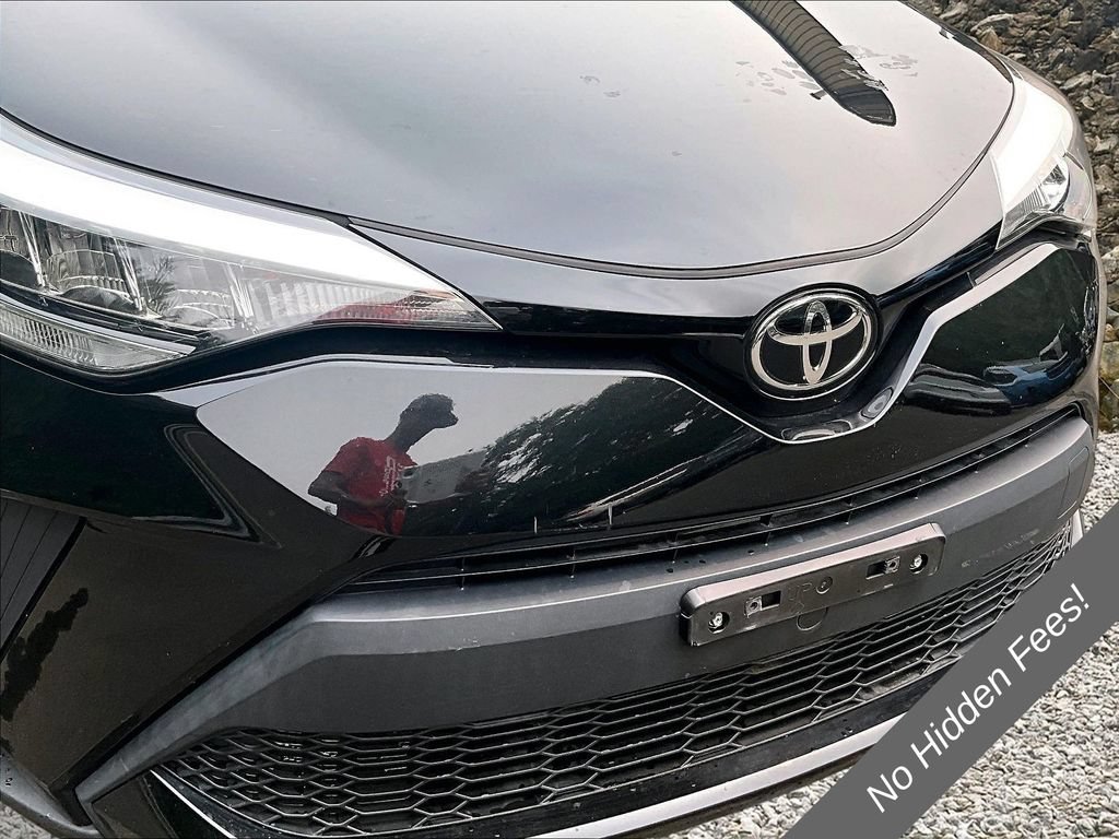 Used 2020 Toyota C-HR XLE FWD image 16