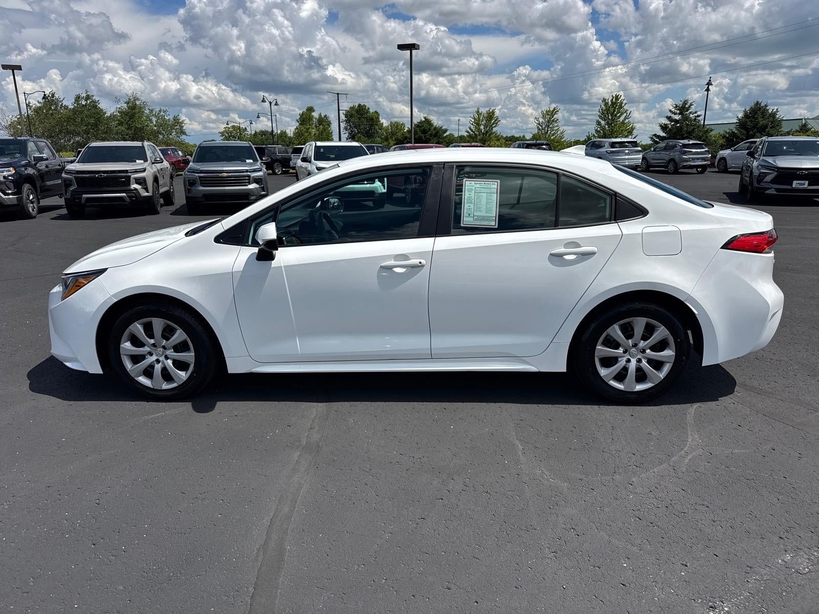 Used 2024 Toyota Corolla LE FWD image 2