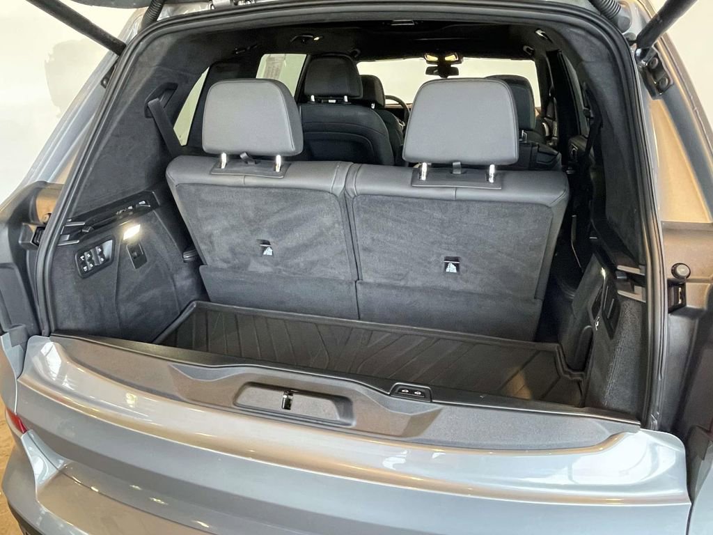 Used 2023 BMW X7 xDrive40i w/ M Sport Package image 13