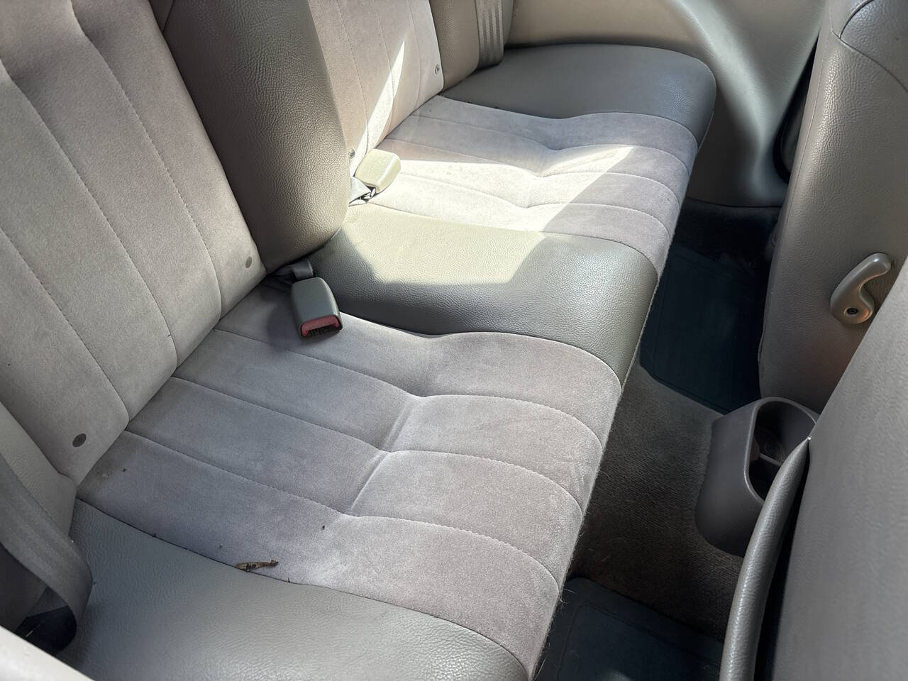 Used 2005 Chrysler Sebring Touring FWD image 10