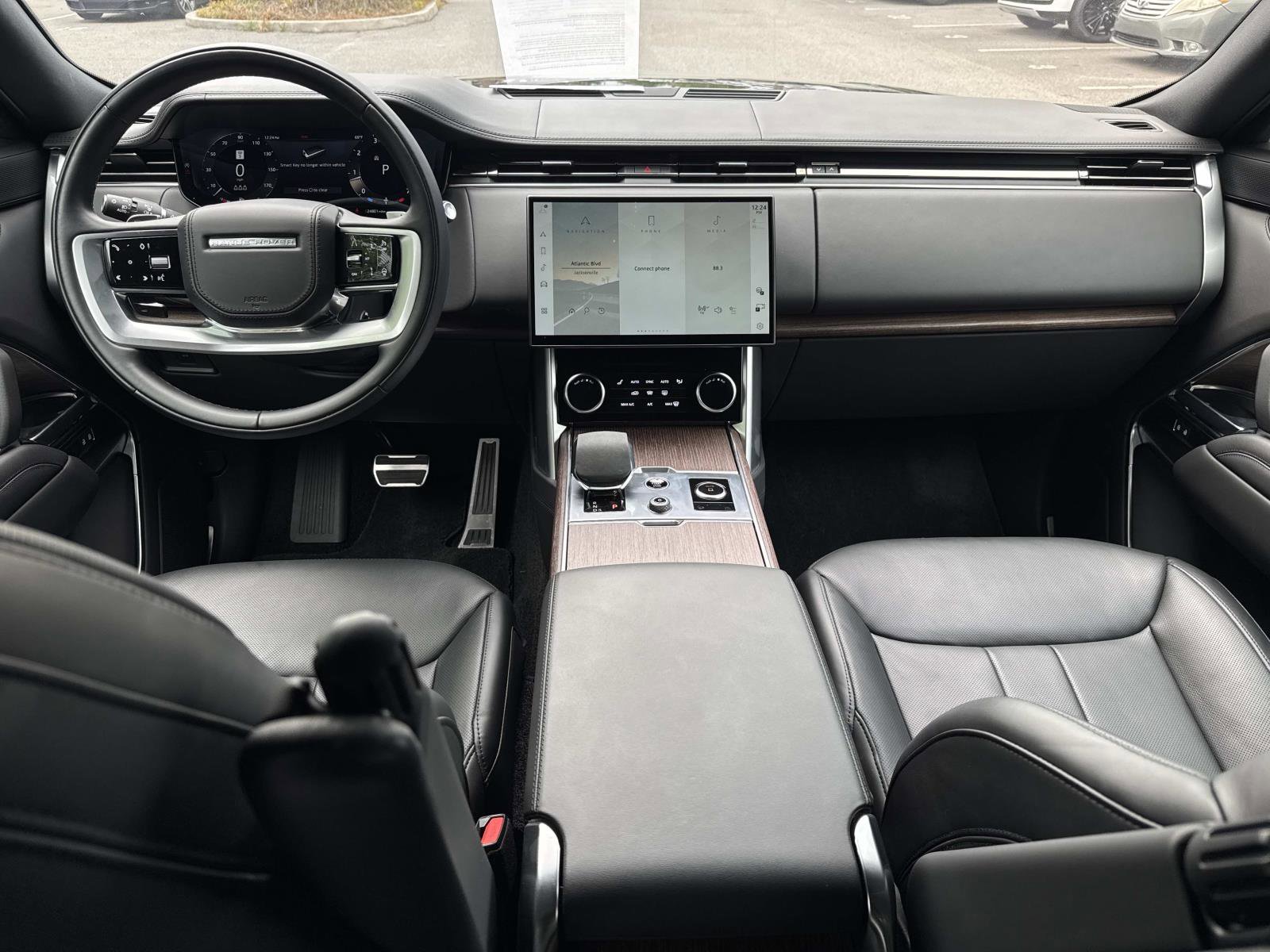 Used 2023 Land Rover Range Rover SE image 16