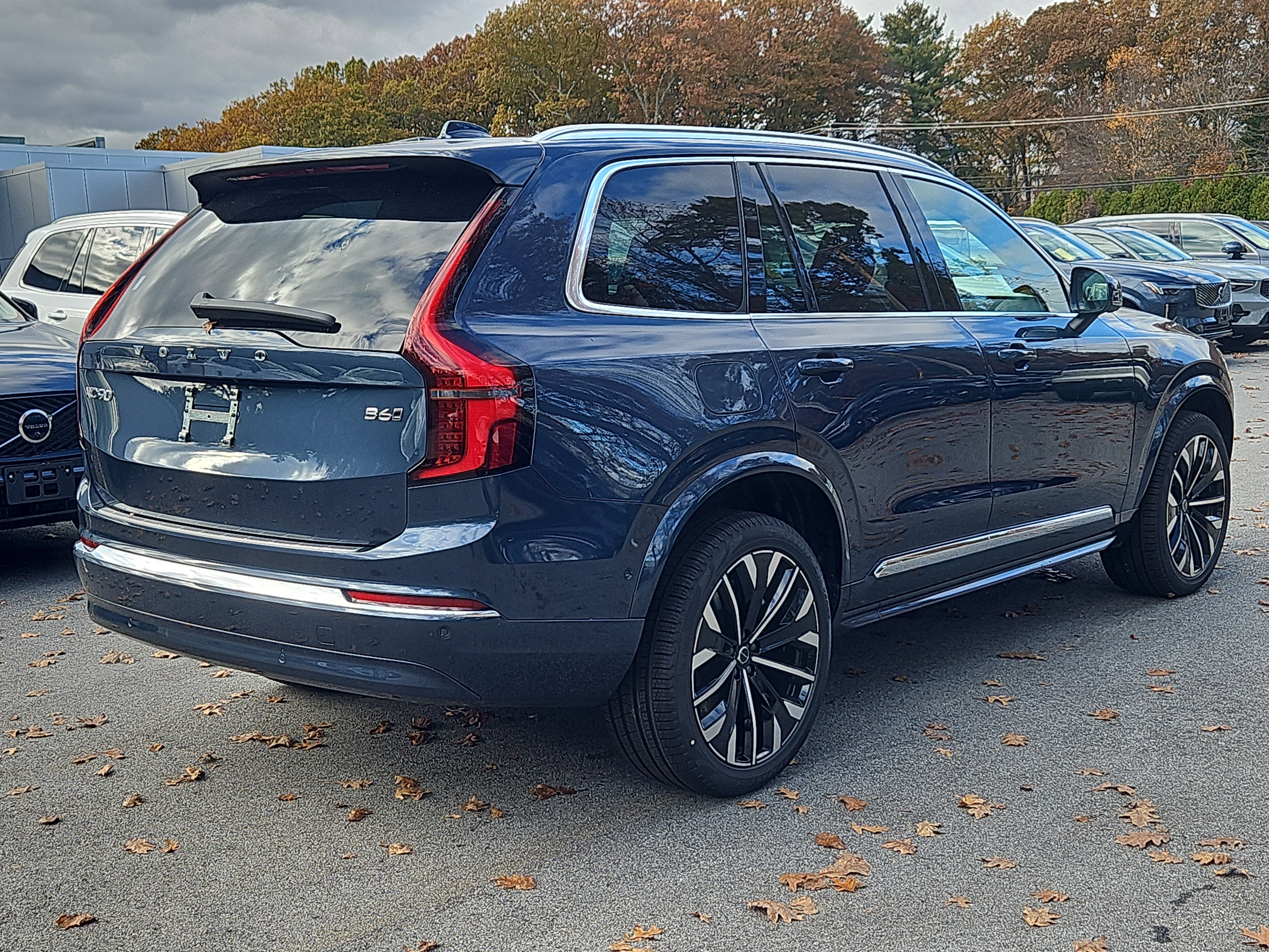 New 2026 Volvo XC90 B6 Plus w/ Protection Package Premier image 2