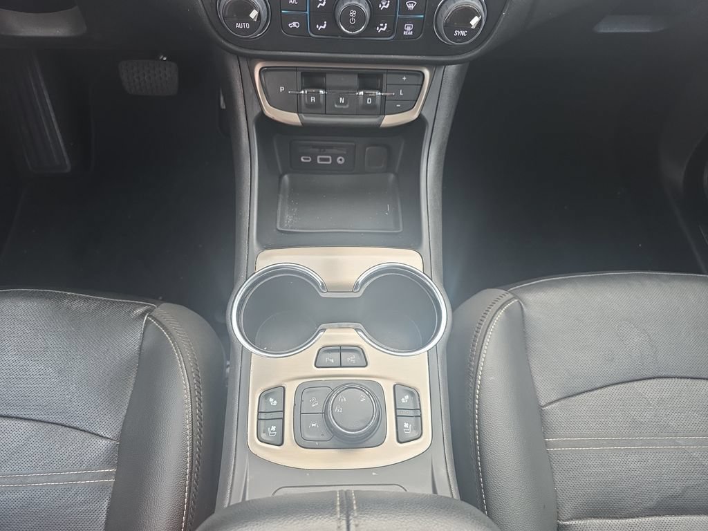 Used 2023 GMC Terrain Denali w/ Denali Premium Package AWD/4WD image 13