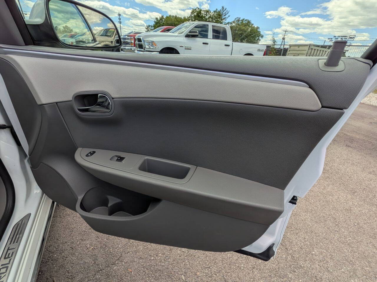 Used 2009 Chevrolet Malibu Hybrid FWD image 19