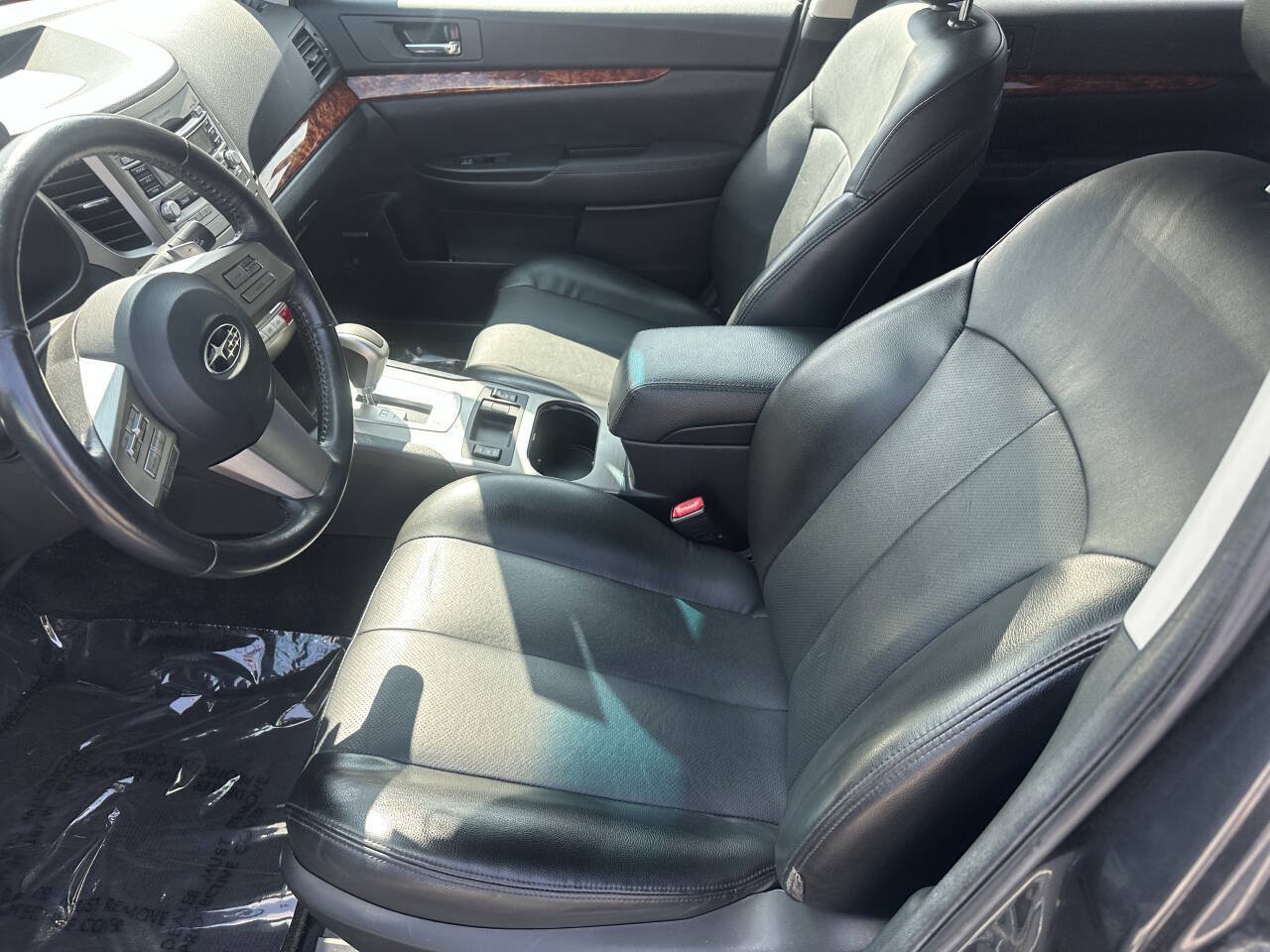 Used 2010 Subaru Outback 3.6R Limited AWD/4WD image 10