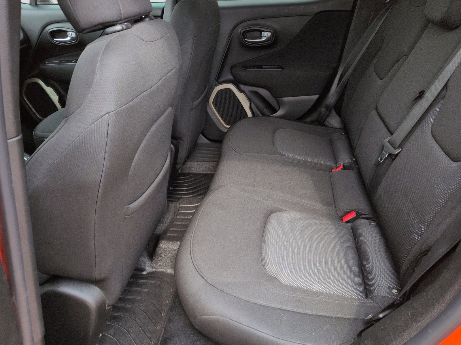 Used 2017 Jeep Renegade Latitude w/ Popular Equipment Group AWD/4WD image 24